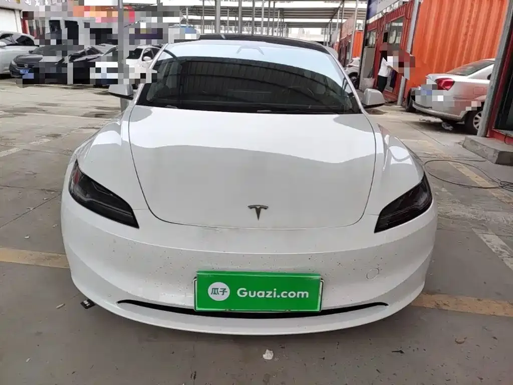Tesla Model 3 — фото 10