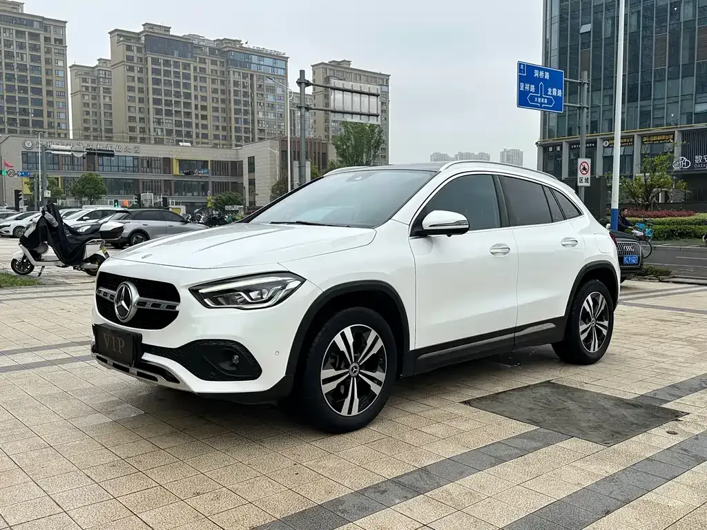 Mercedes-Benz GLA