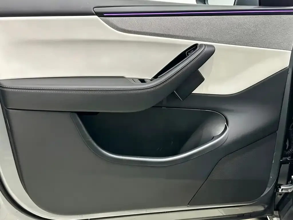 Tesla Model Y 2025 из CN, фото 4