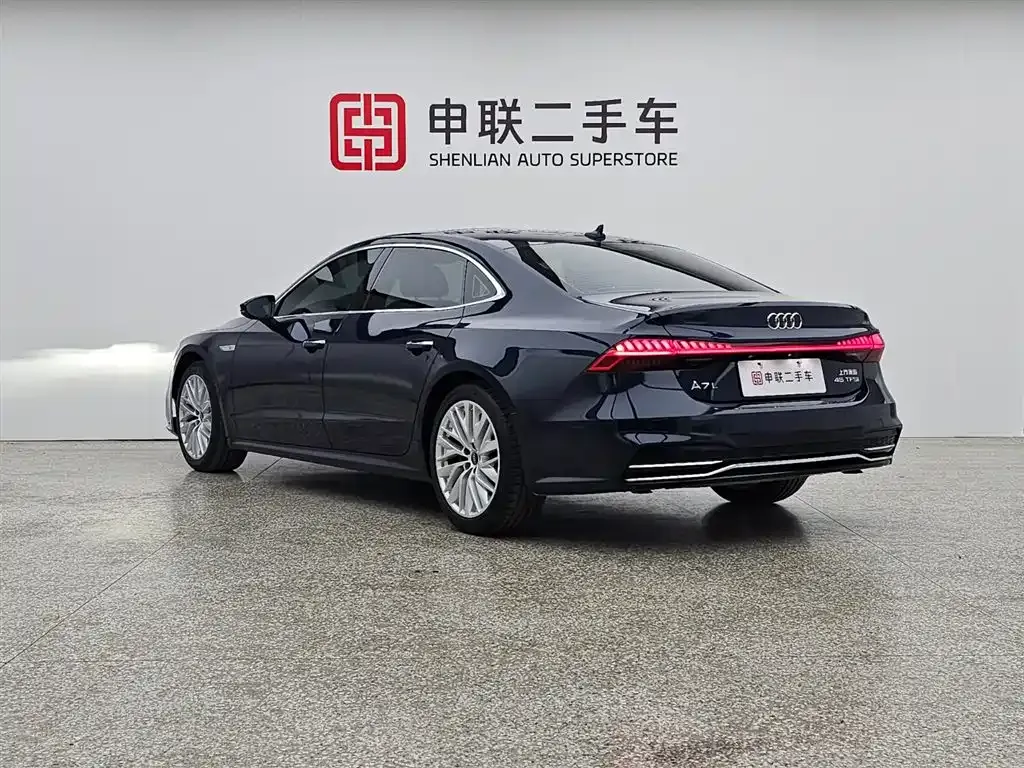 Audi A7L — фото 8