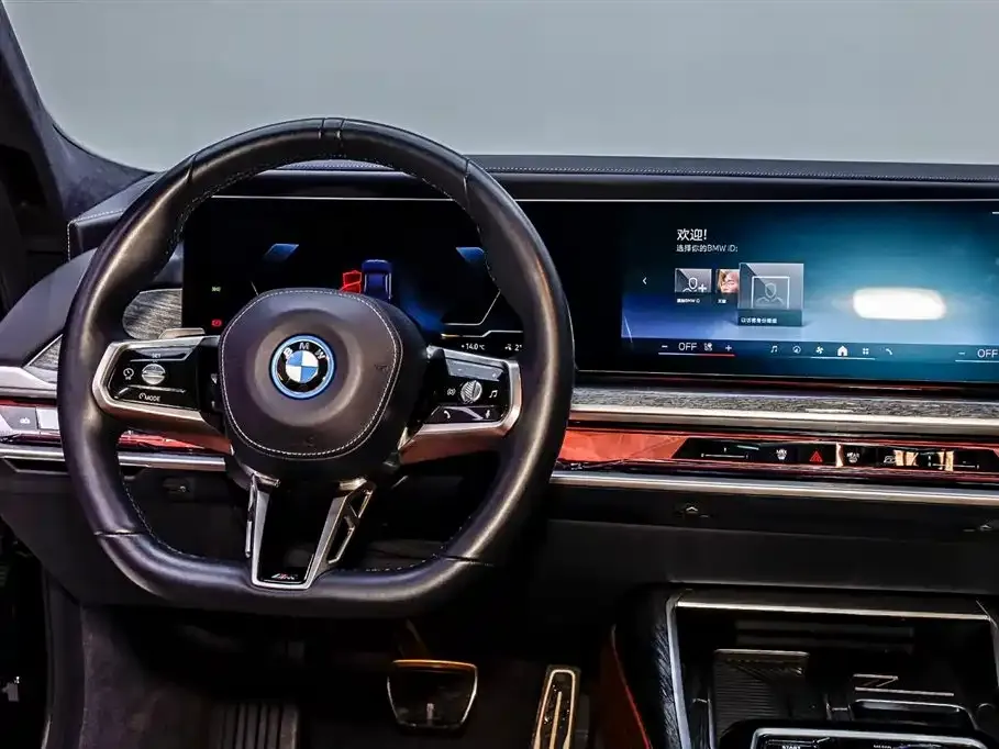 BMW i7 2023 из CN, фото 7
