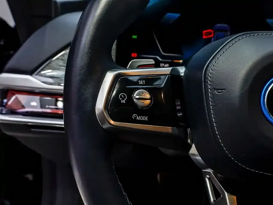 BMW i7 2023 из CN, фото 9