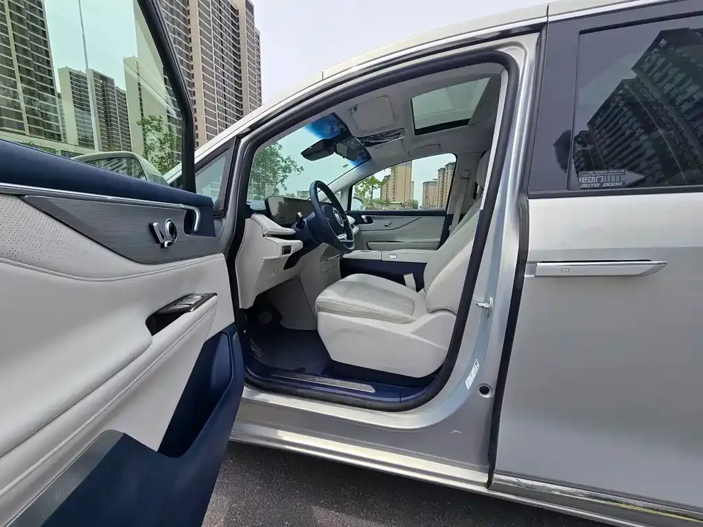 Buick GL8 Hybrid 2024 из CN, фото 4