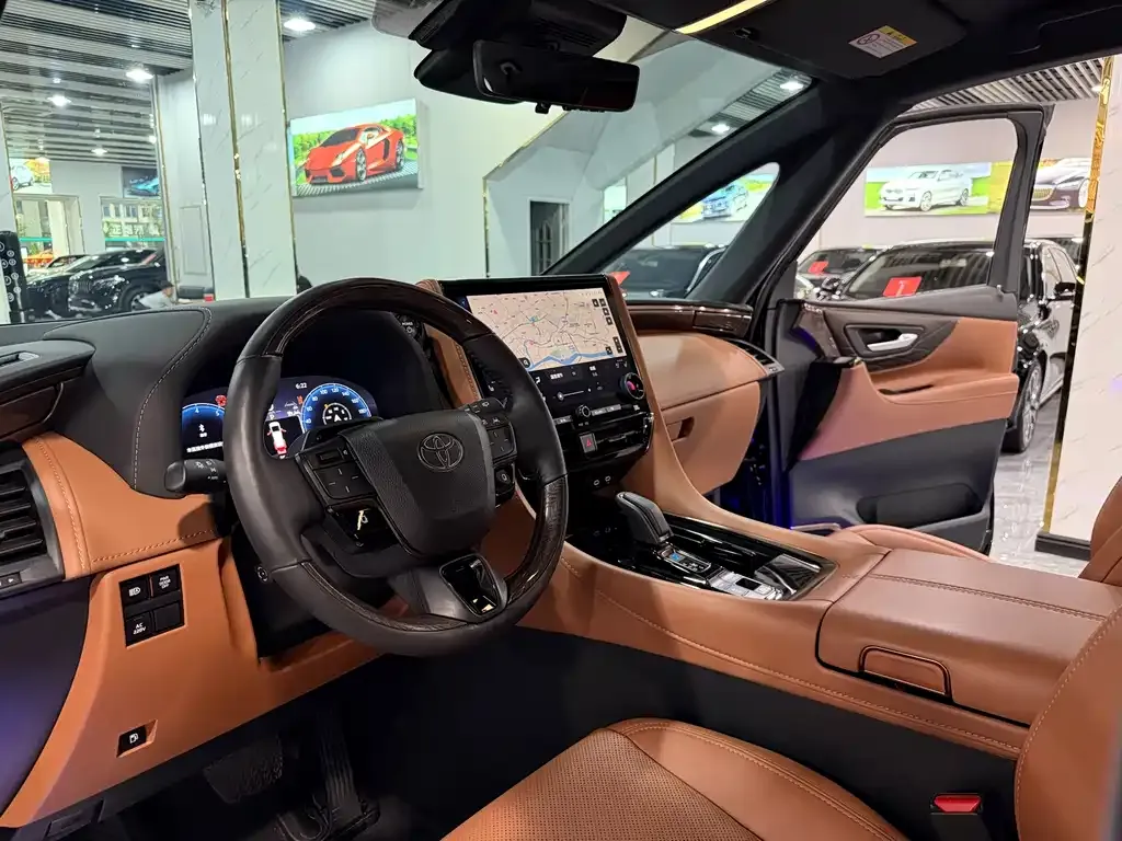 Toyota Alphard — фото 6