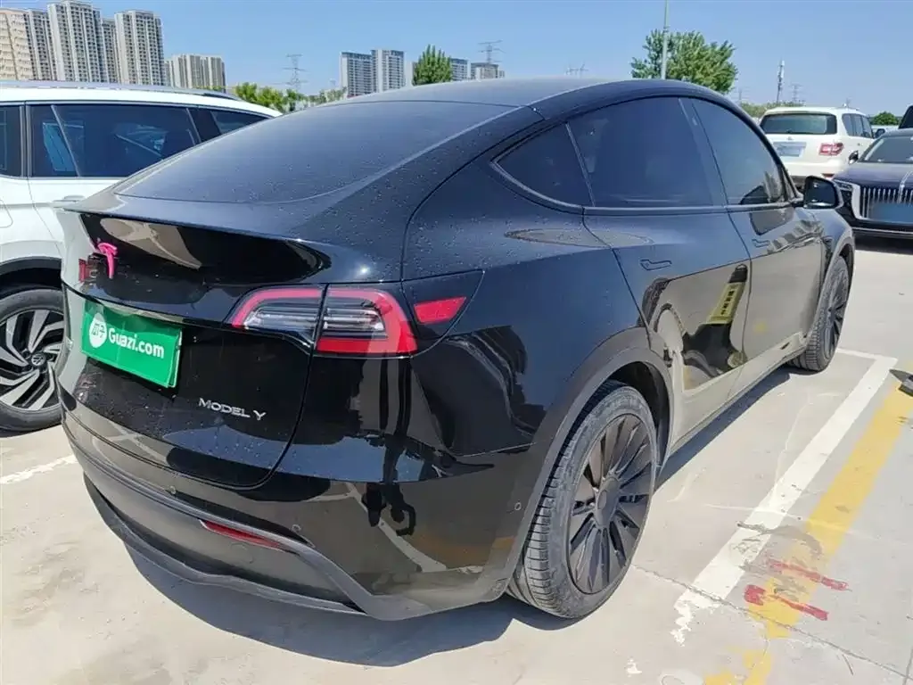 Tesla Model Y — фото 7