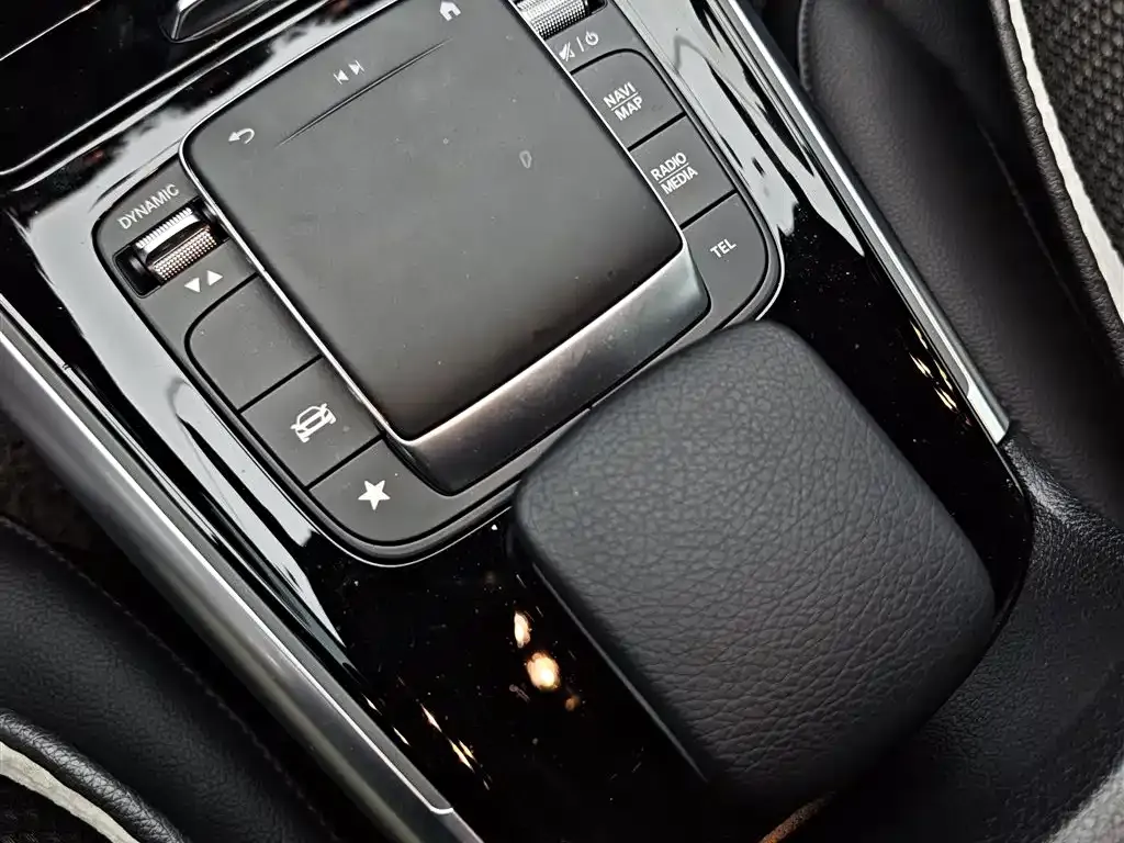 Mercedes-Benz GLA — фото 7