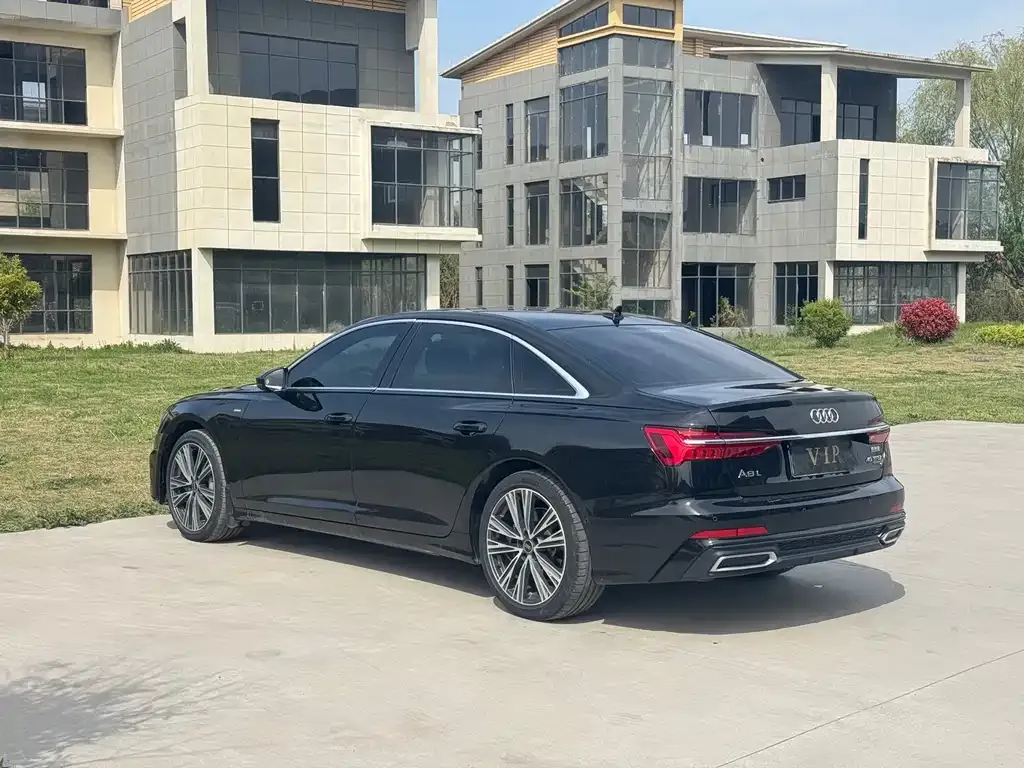 Audi A6L — фото 9