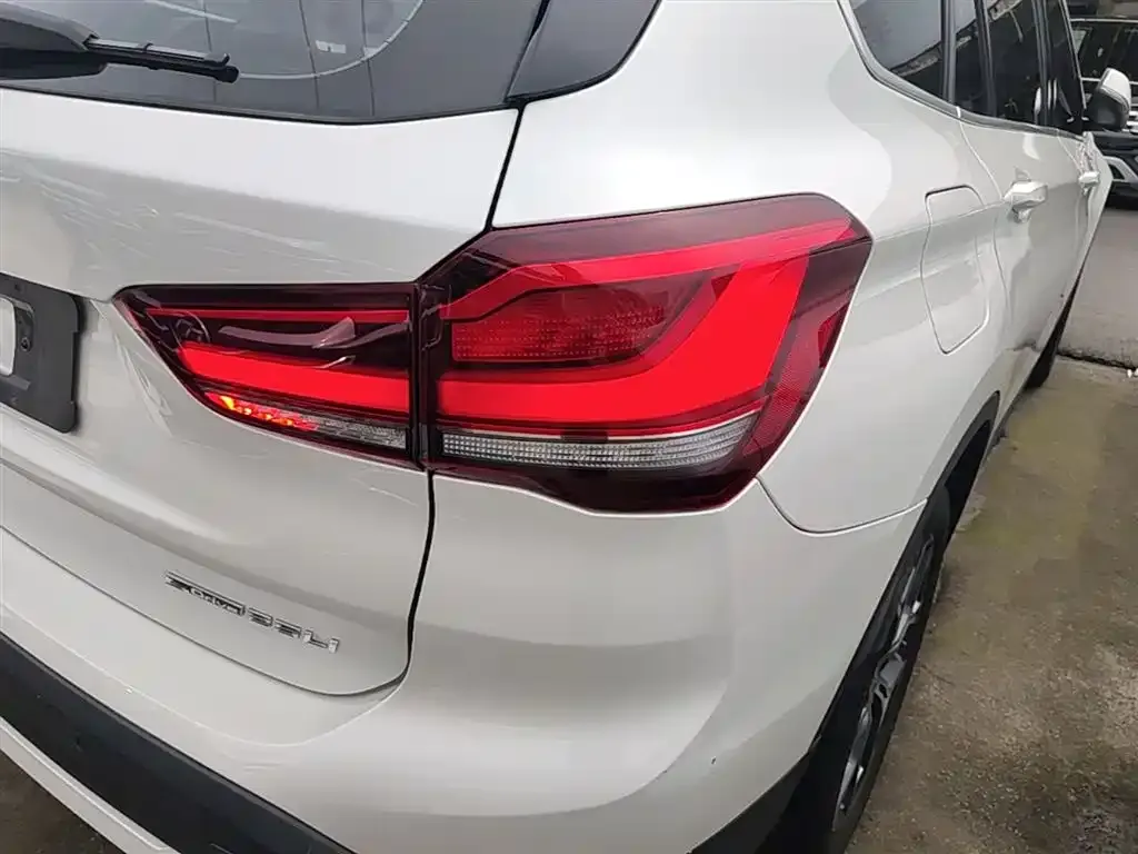 BMW X1 — фото 5