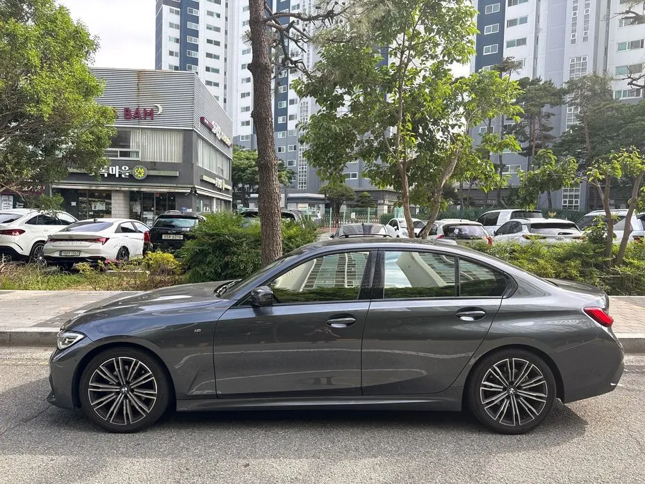 BMW 3-Series 2021 из KR, фото 6
