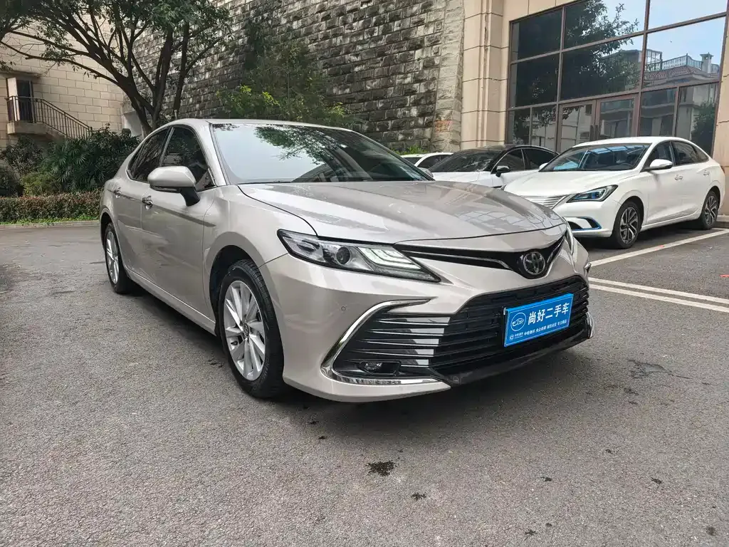 Toyota Camry — фото 4