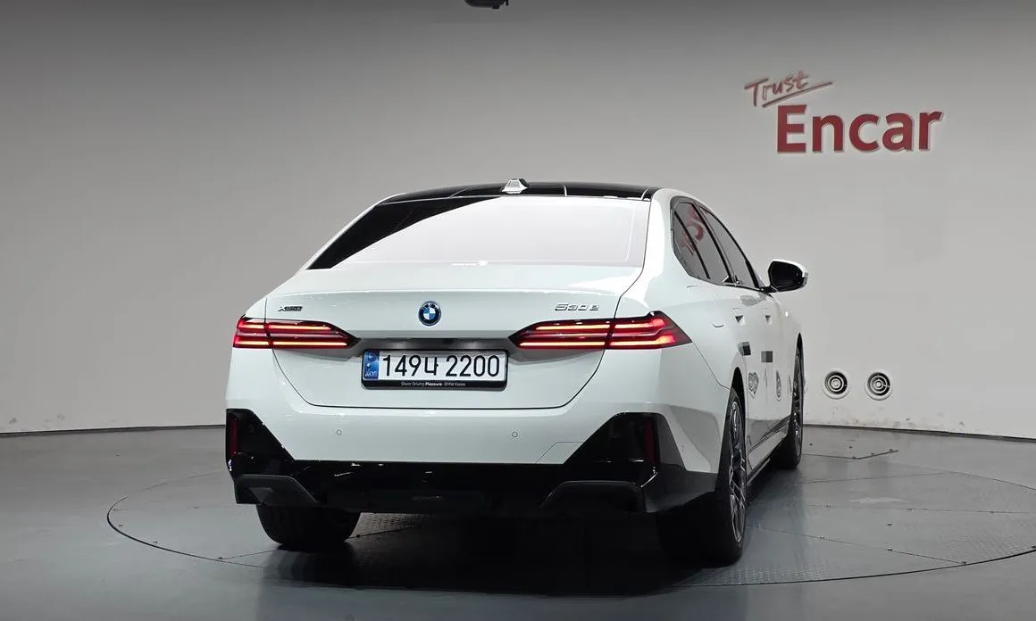 BMW 5-Series 2025 из KR, фото 4