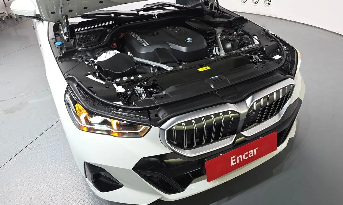 BMW 5-Series 2025 из KR, фото 10