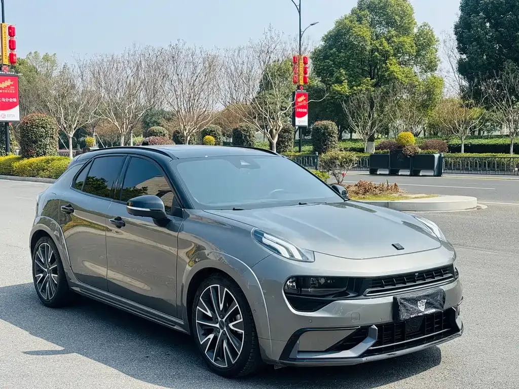Lynk & Co 02 Hatchback
