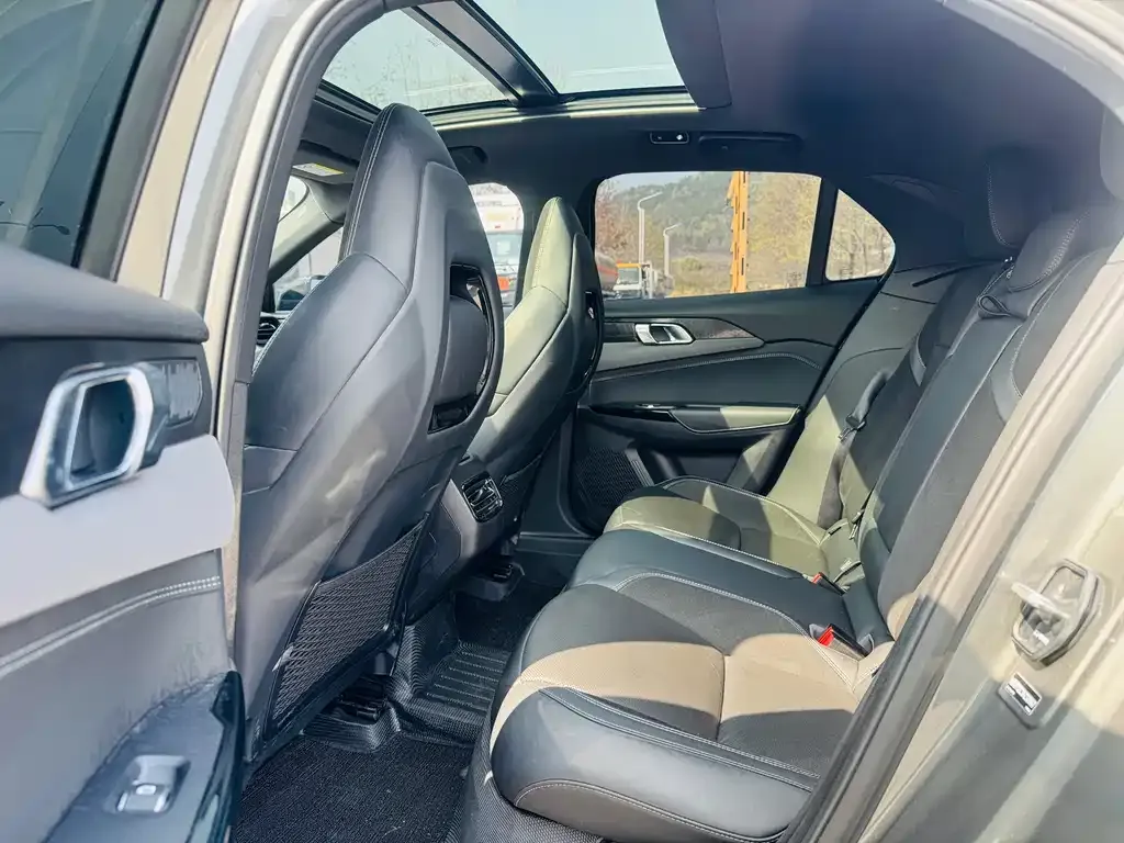 Lynk & Co 02 Hatchback 2022 из CN, фото 2