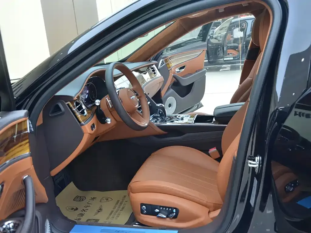 Bentley Flying Spur PHEV 2023 из CN, фото 9