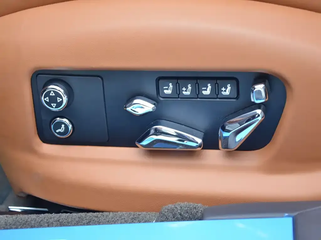 Bentley Flying Spur PHEV 2023 из CN, фото 4