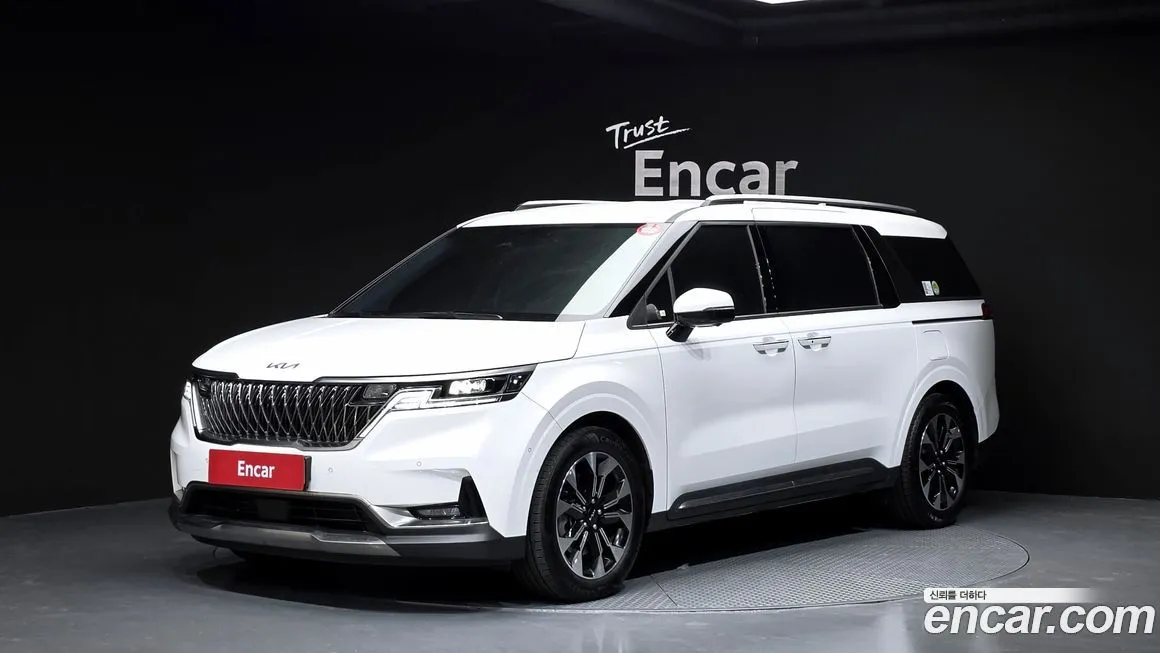 Kia Carnival — фото 1