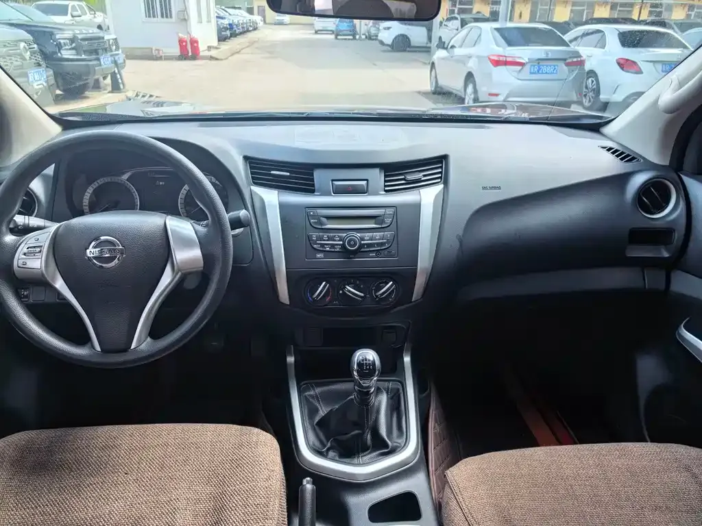 Nissan Navara 2023 из CN, фото 6