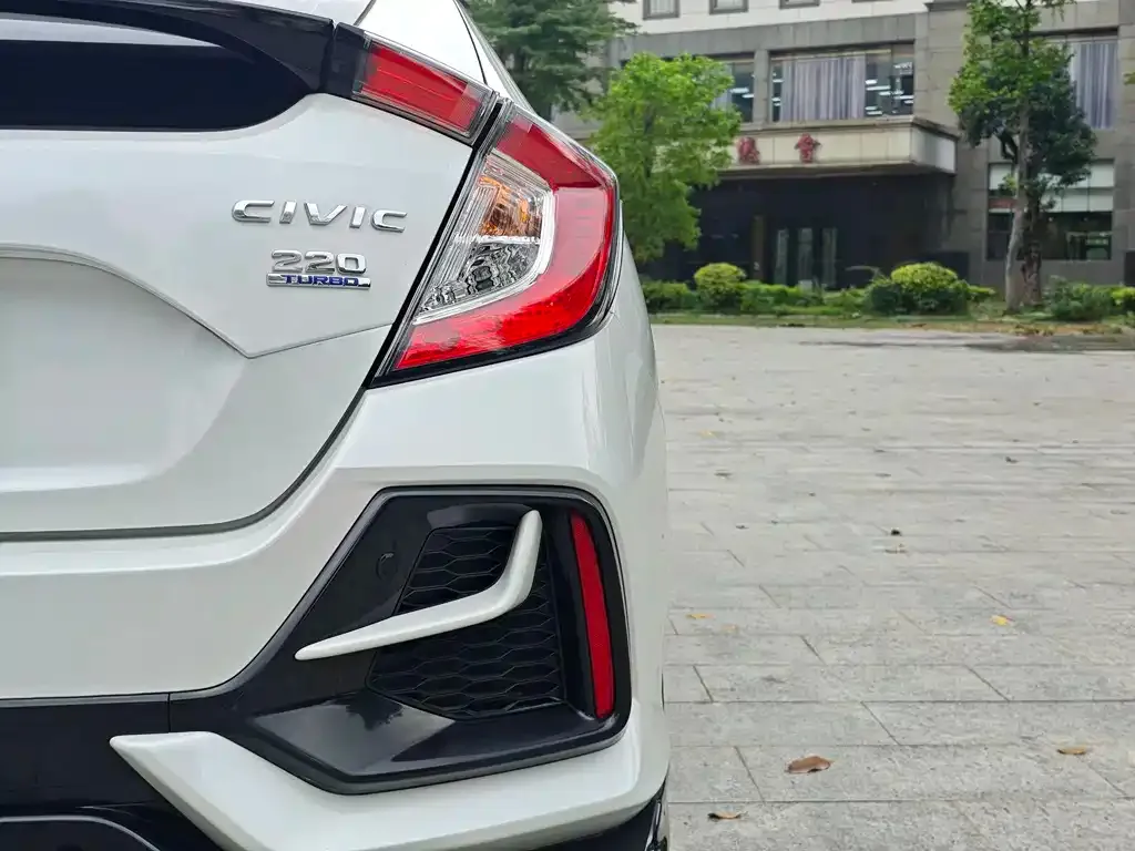 Honda Civic — фото 10