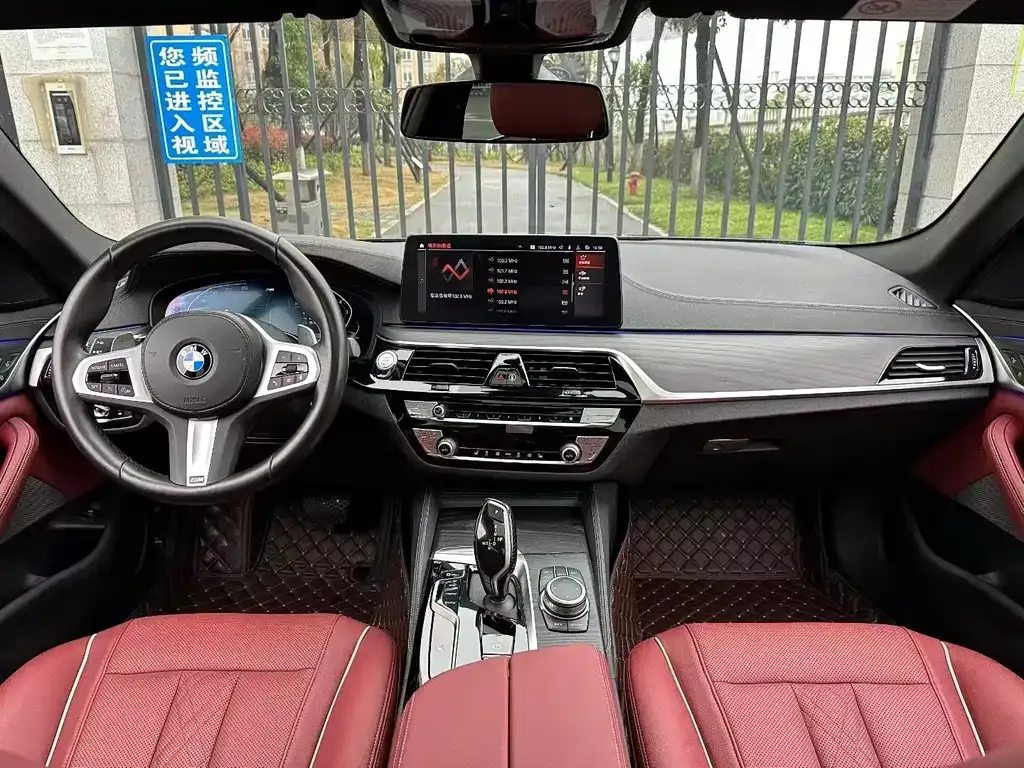 BMW 5 Series — фото 5