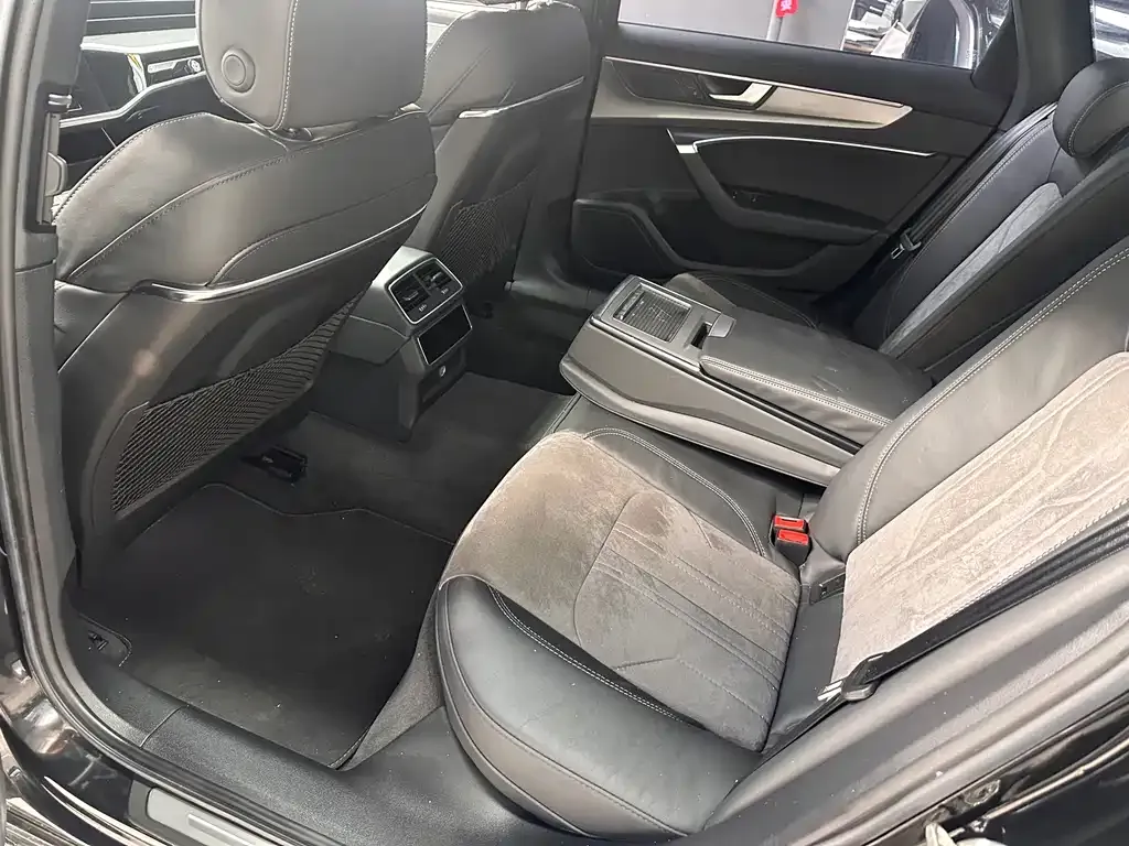 Audi A6L 2021 из CN, фото 3