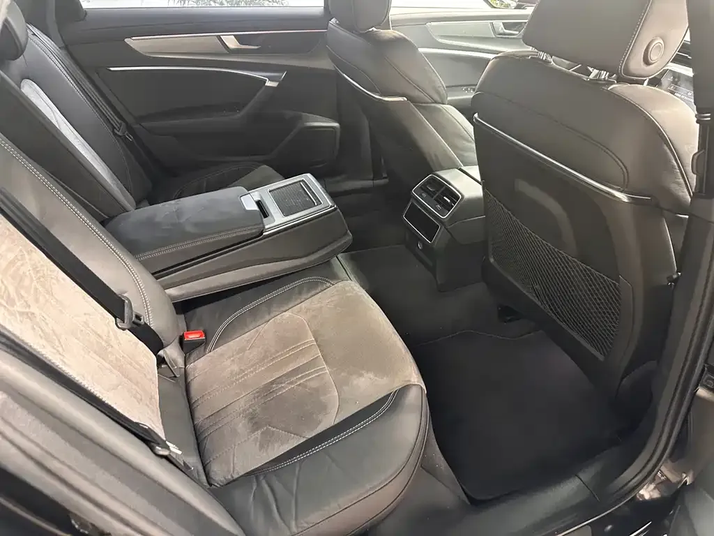 Audi A6L 2021 из CN, фото 2