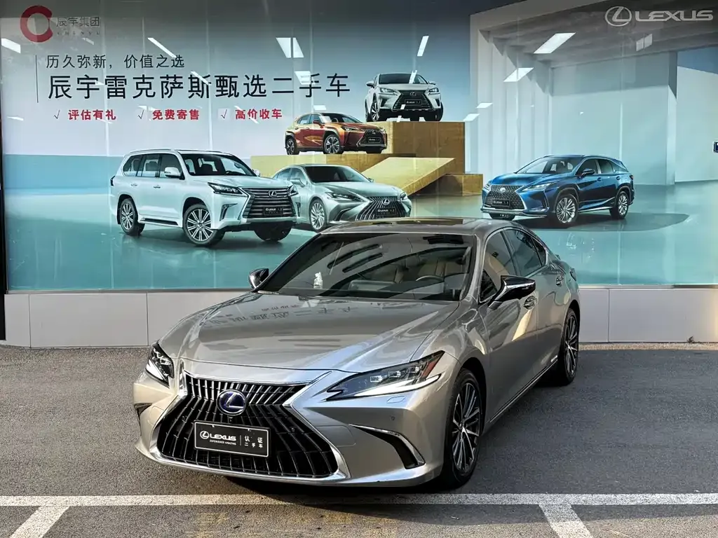 Lexus ES — фото 1