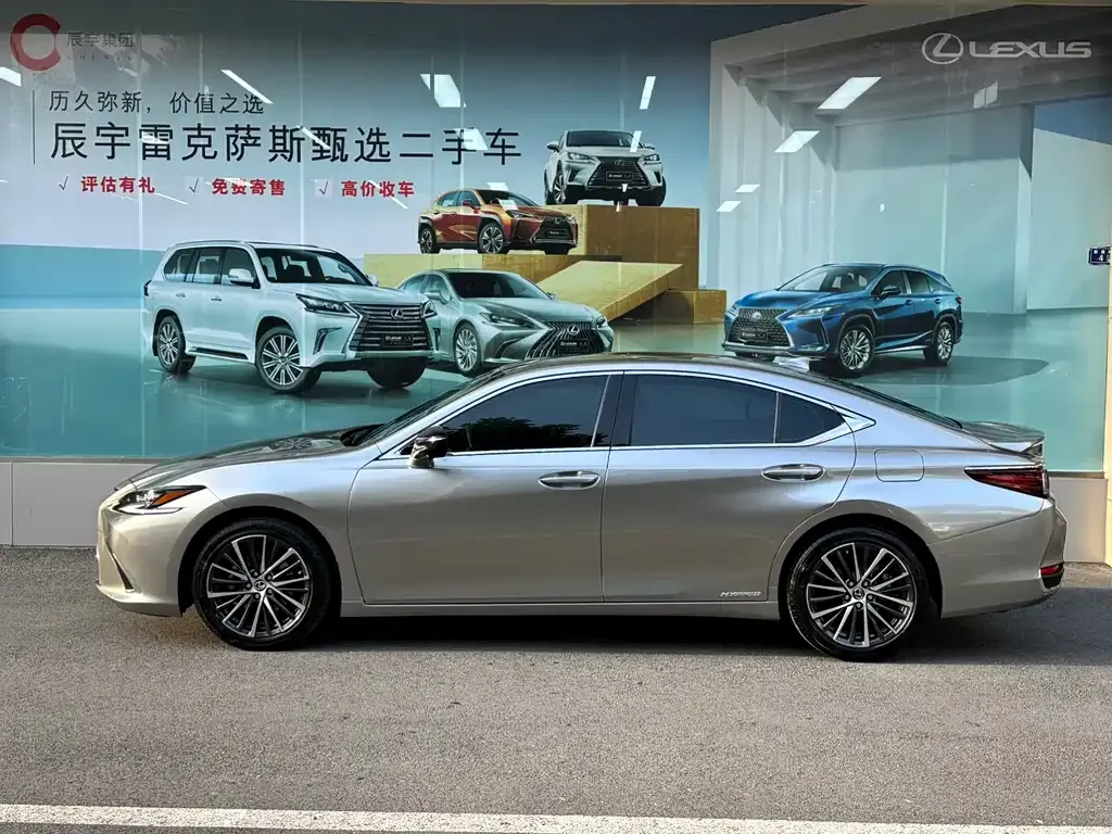 Lexus ES — фото 10