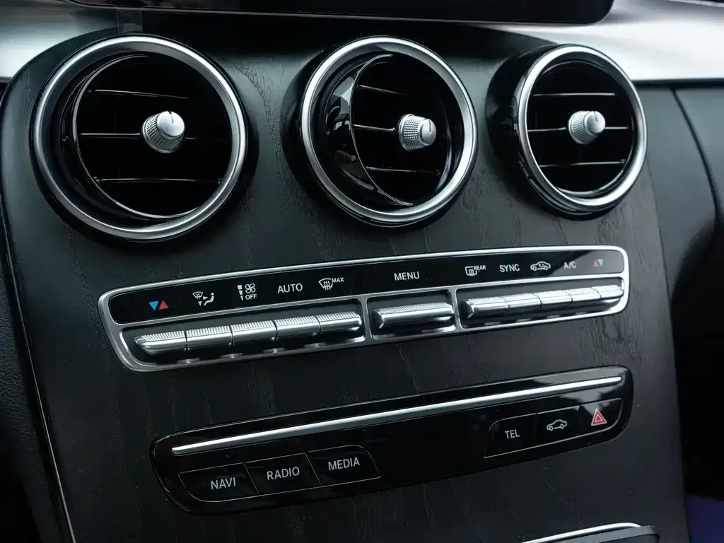 Mercedes-Benz C-Class — фото 10