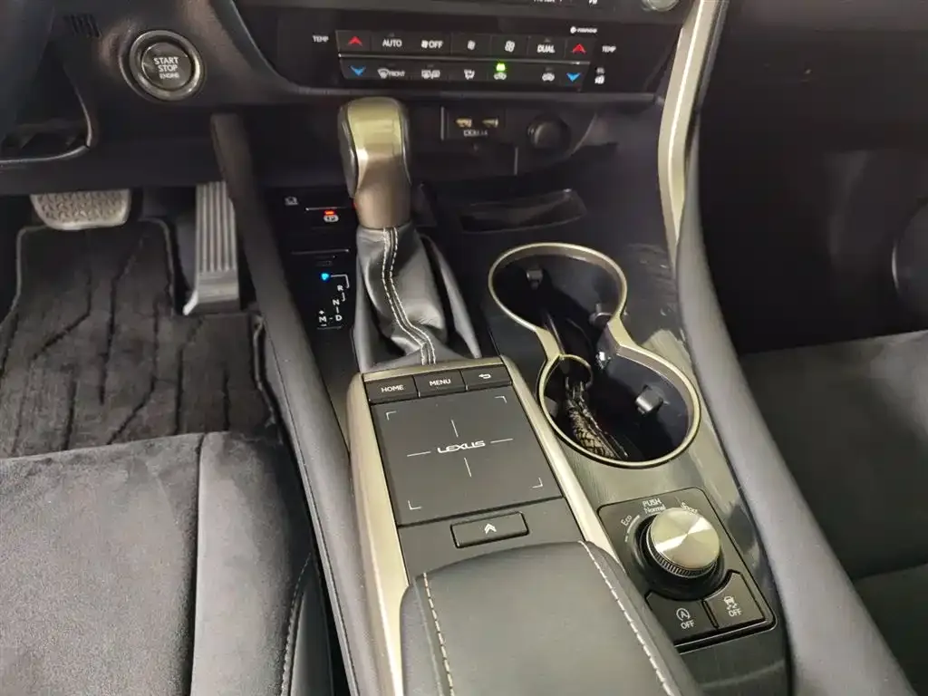 Lexus RX — фото 10
