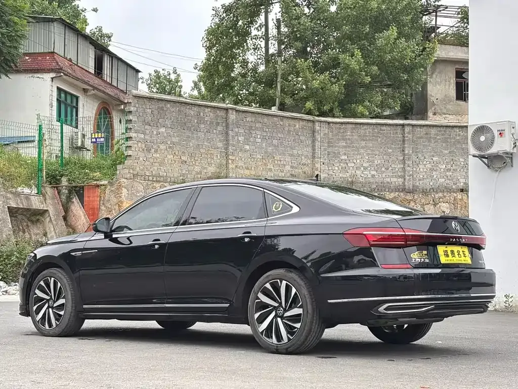 Volkswagen Passat — фото 8