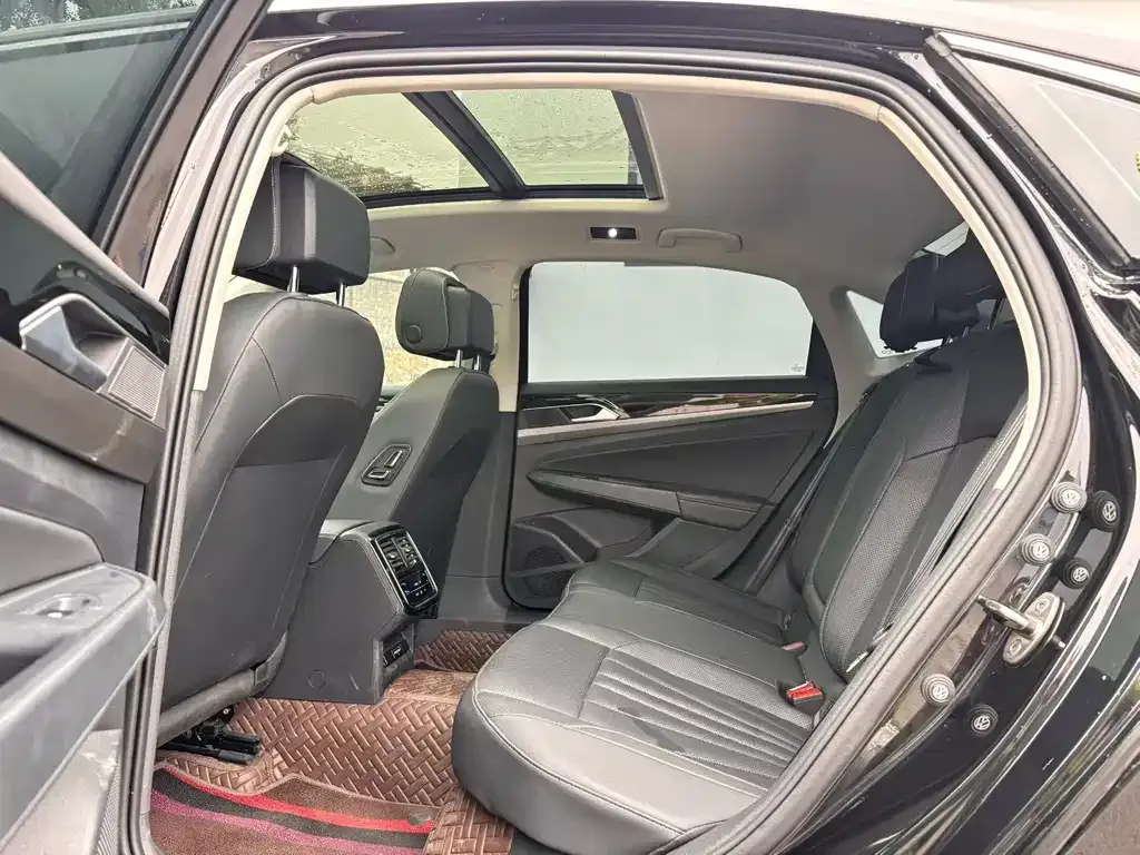 Volkswagen Passat — фото 5