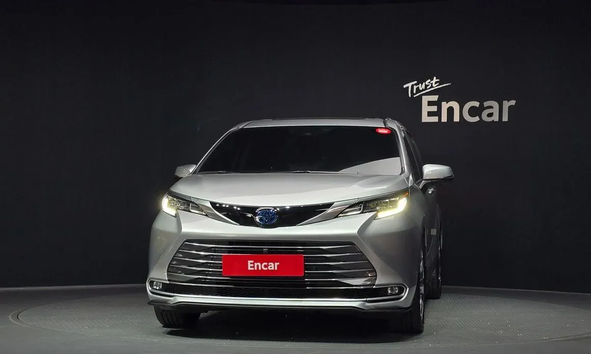 Toyota Sienna 2023 из KR, фото 4
