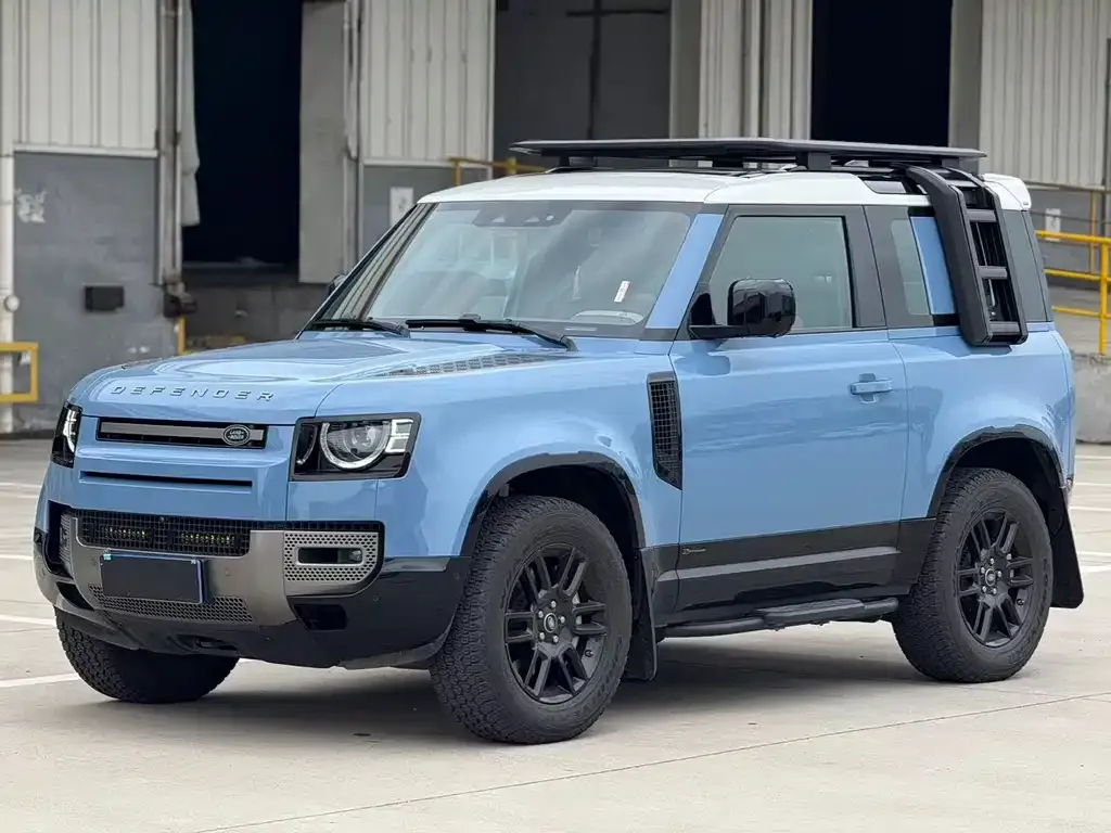Land Rover Defender — фото 1