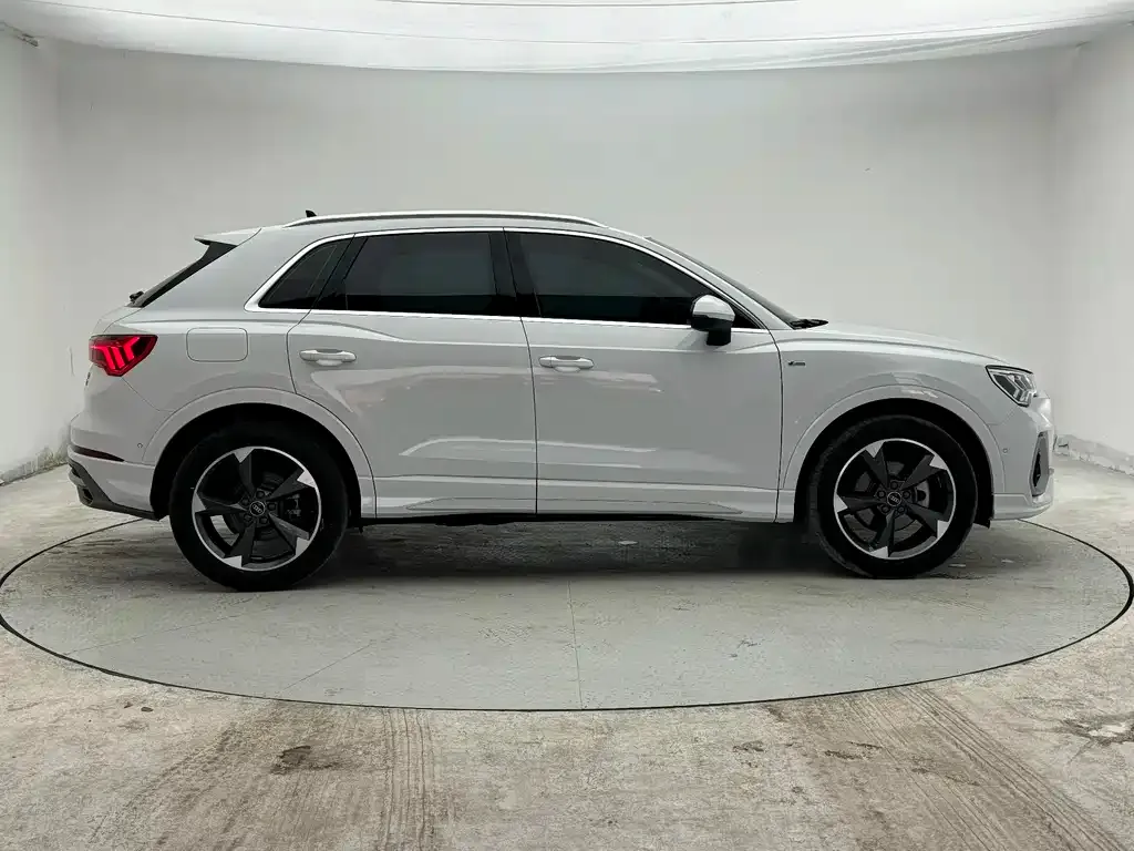 Audi Q3 — фото 3
