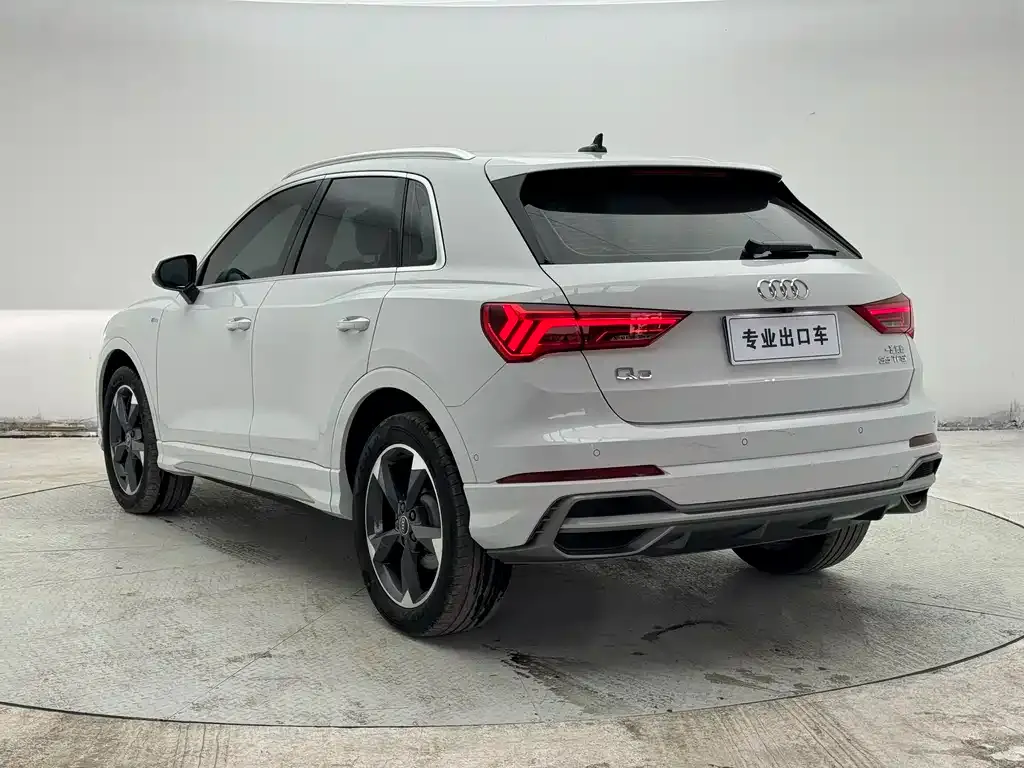 Audi Q3 — фото 9