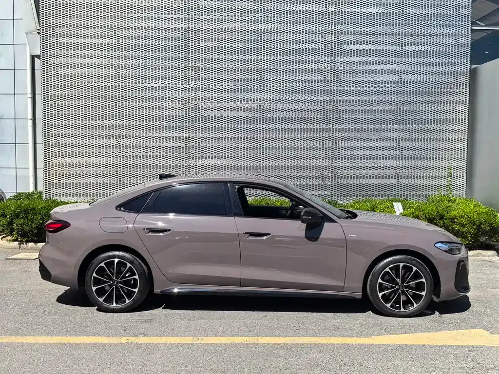 Audi A5L — фото 10
