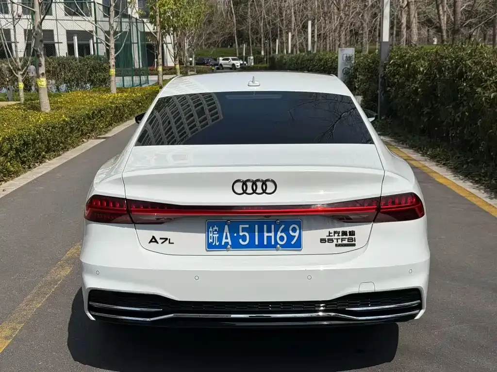 Audi A7L — фото 2