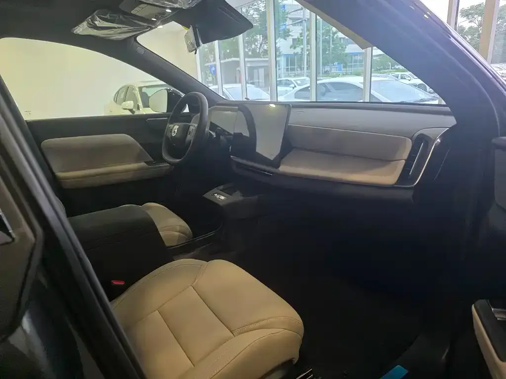 Volvo XC70 Plug-in Hybrid 2026 из CN, фото 2