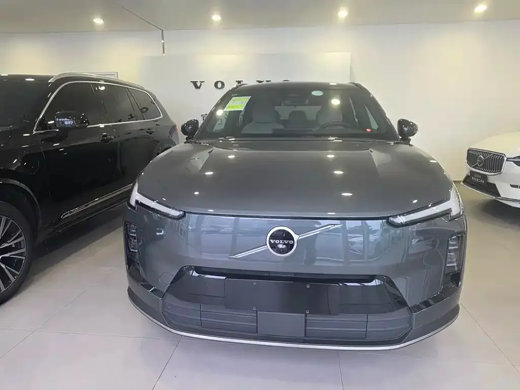 Volvo XC70 Plug-in Hybrid 2026 из CN, фото 3