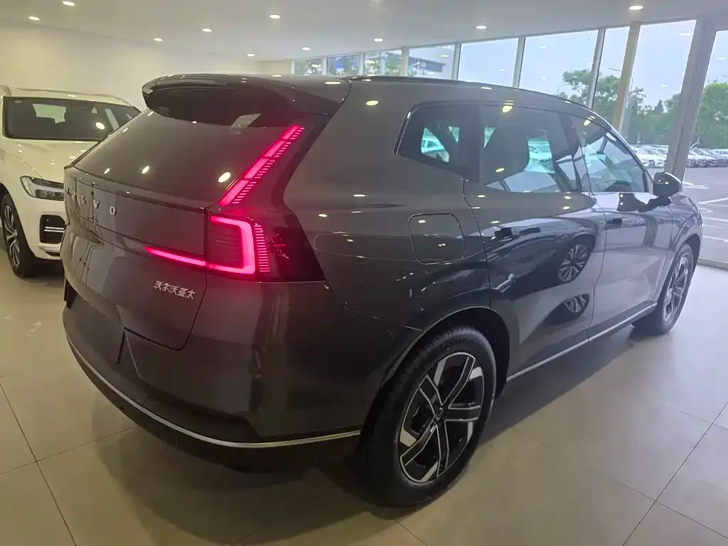 Volvo XC70 Plug-in Hybrid 2026 из CN, фото 5
