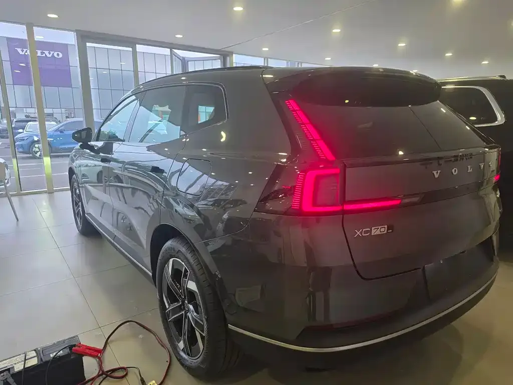 Volvo XC70 Plug-in Hybrid 2026 из CN, фото 10