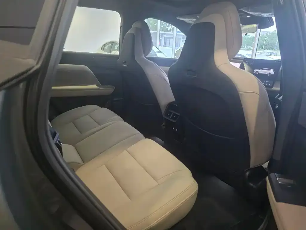 Volvo XC70 Plug-in Hybrid 2026 из CN, фото 9
