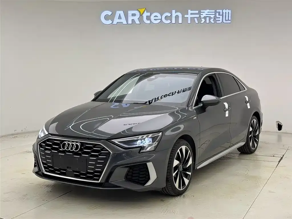 Audi A3 — фото 1