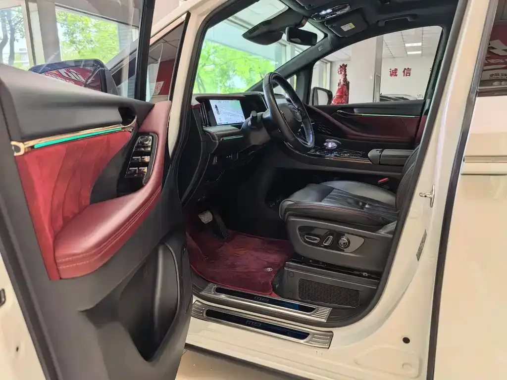 GAC Motor Trumpchi M8 — фото 4
