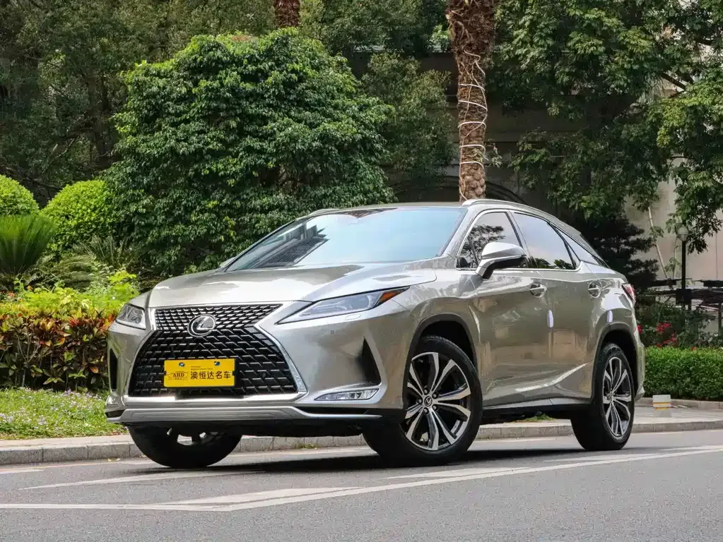 Lexus RX — фото 1
