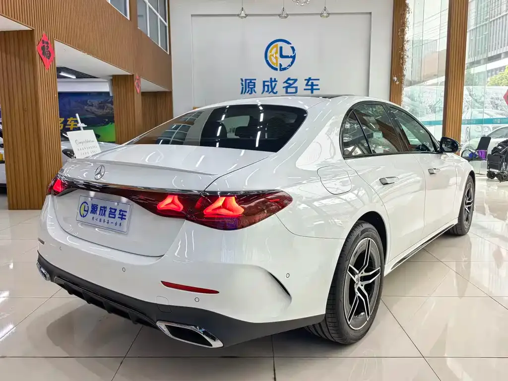 Mercedes-Benz E-Class (Import) — фото 2