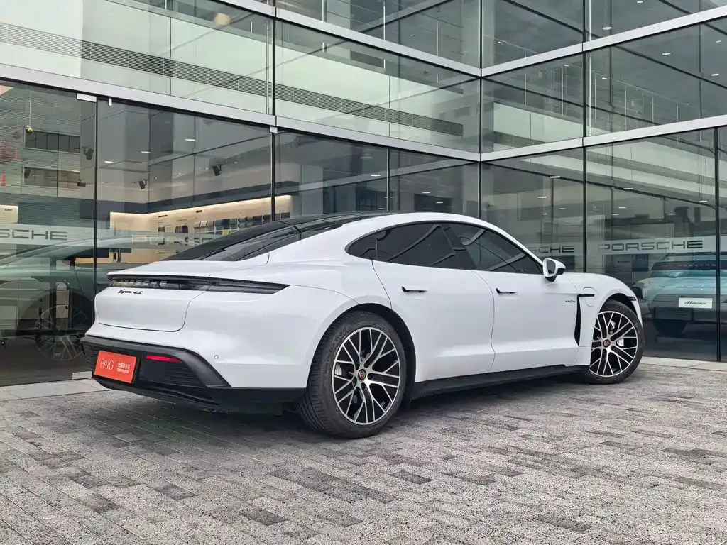 Porsche Taycan — фото 9