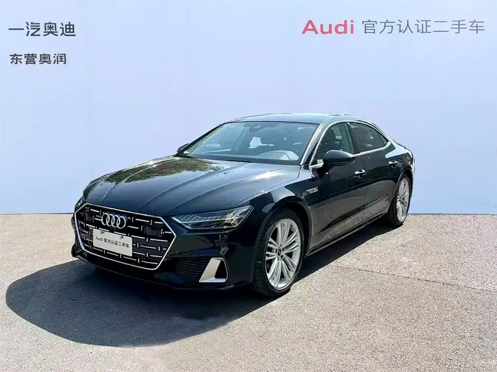 Audi A7L — фото 1