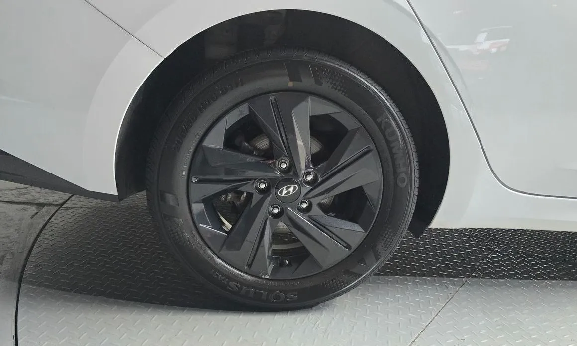 Hyundai AVANTE 2023 из KR, фото 6